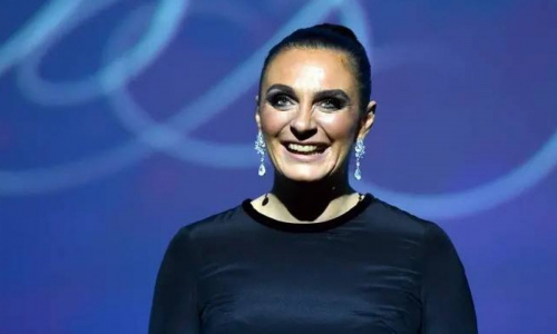 В самолете случился скандал из-за «непристойного поведения» Ваенги