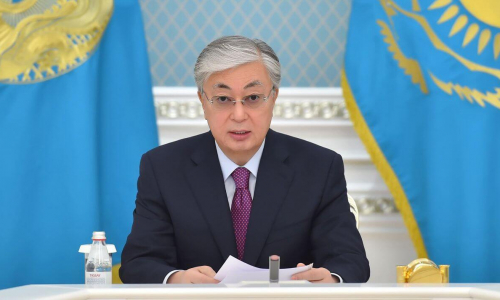 Токаев утвердил минимальную зарплату и МРП на 2022 год