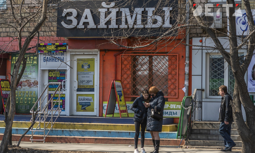 Уровень бедности в России снизился, а в основе бюджета на 2022-2024 годы лежит забота о людях