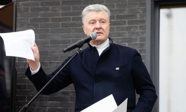 Порошенко пообещал вернуть Крым в течение года