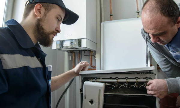 Газовики стучатся в дверь. Основные правила общения с ними