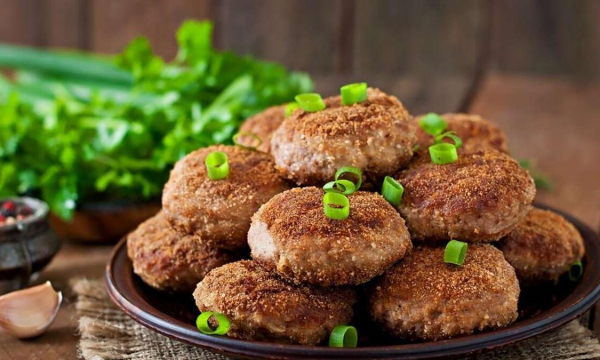 Просто пальчики оближешь: три главные хитрости для приготовления вкусных и сочных котлет