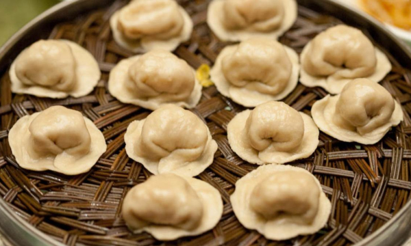 Почему категорически нельзя кидать мерзлые пельмени в кипяток
